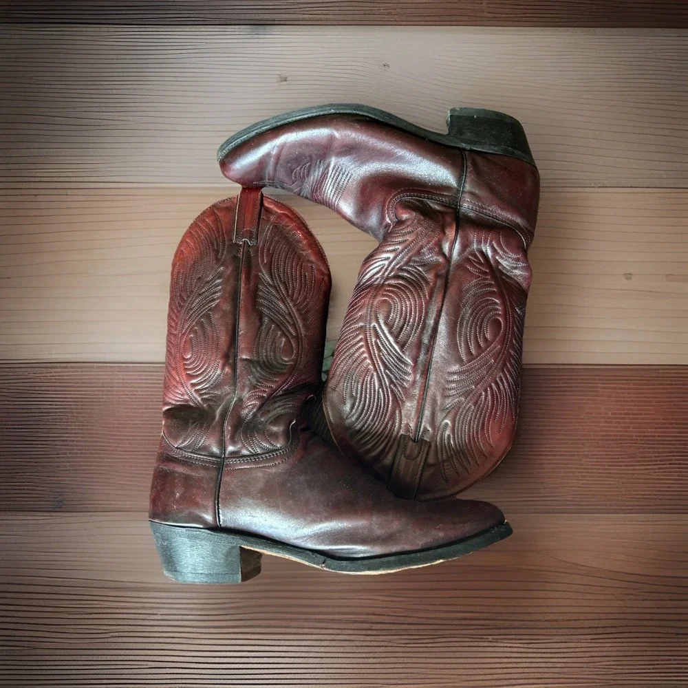 Vintage Chucks Cowboy Boots Black Cherry Burgundy Leather Mens 9.5 Round Toe